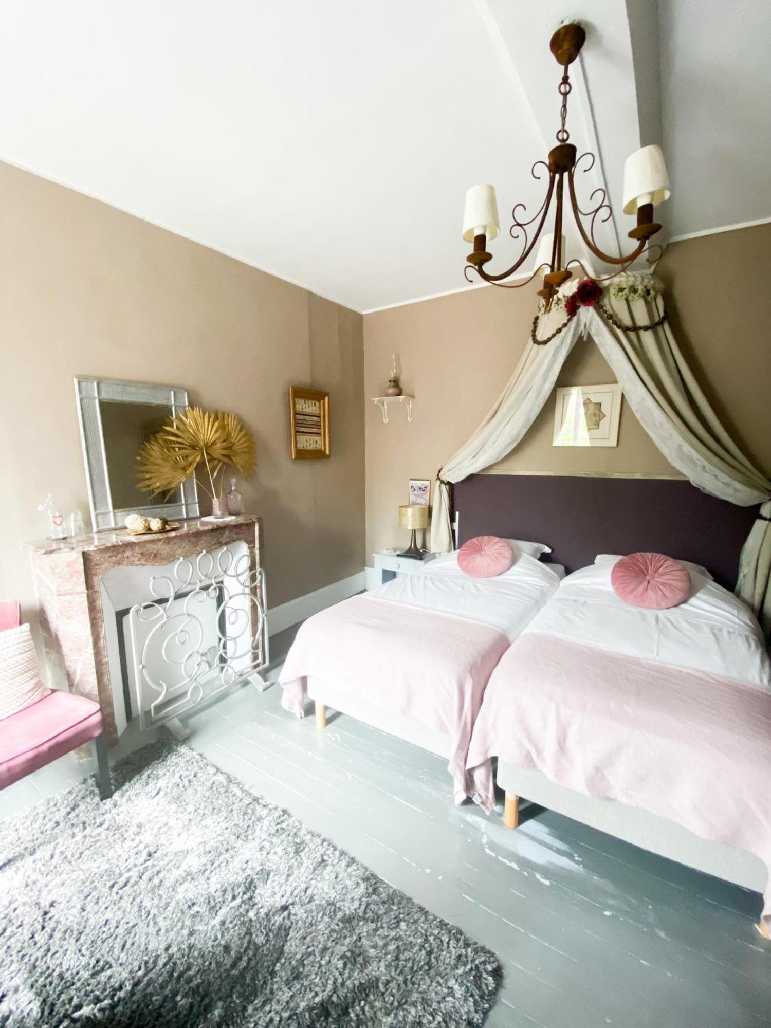 Chambres D'Hotes La Villa Alienor Les Andelys Exteriör bild