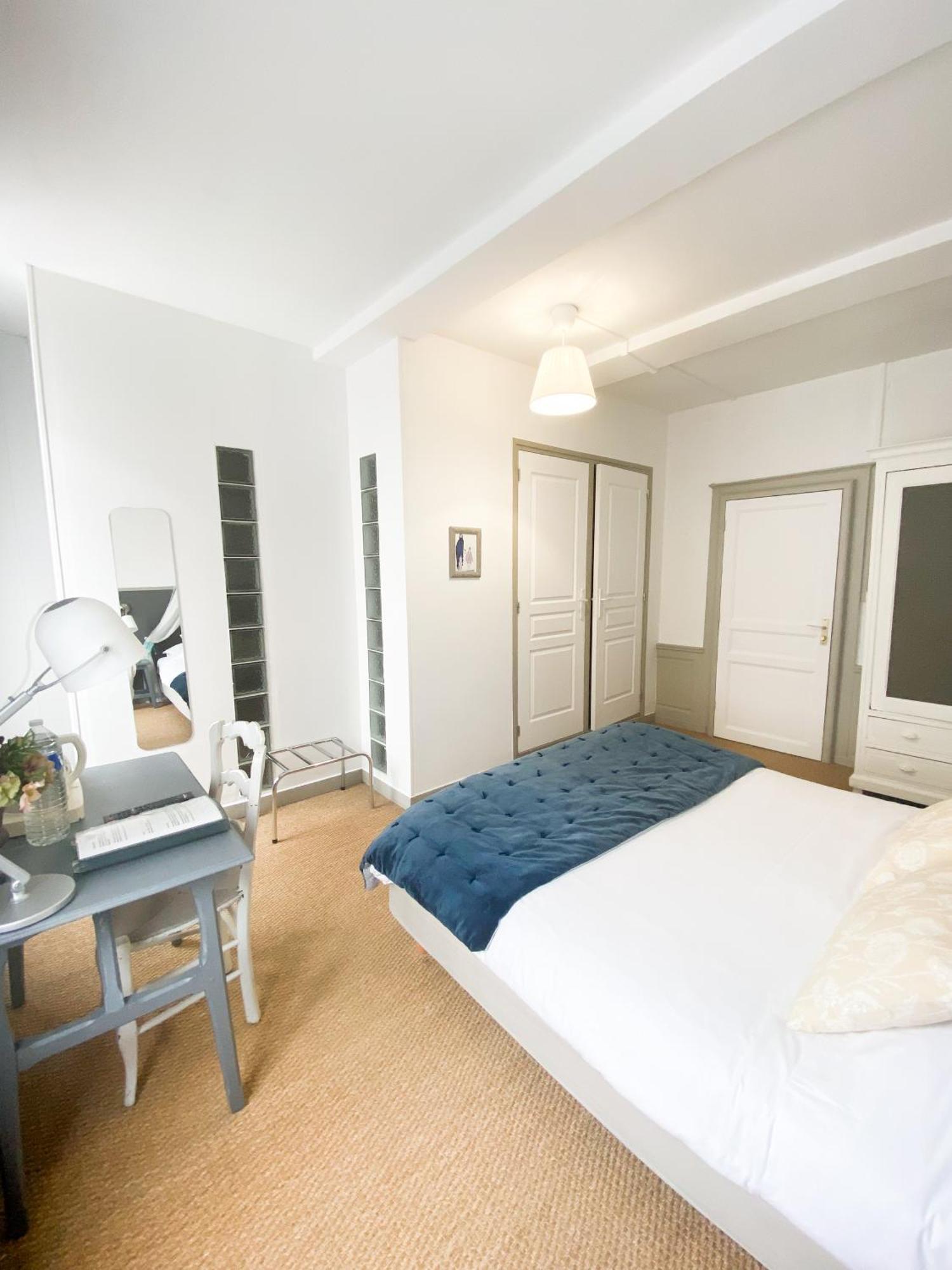 Chambres D'Hotes La Villa Alienor Les Andelys Exteriör bild