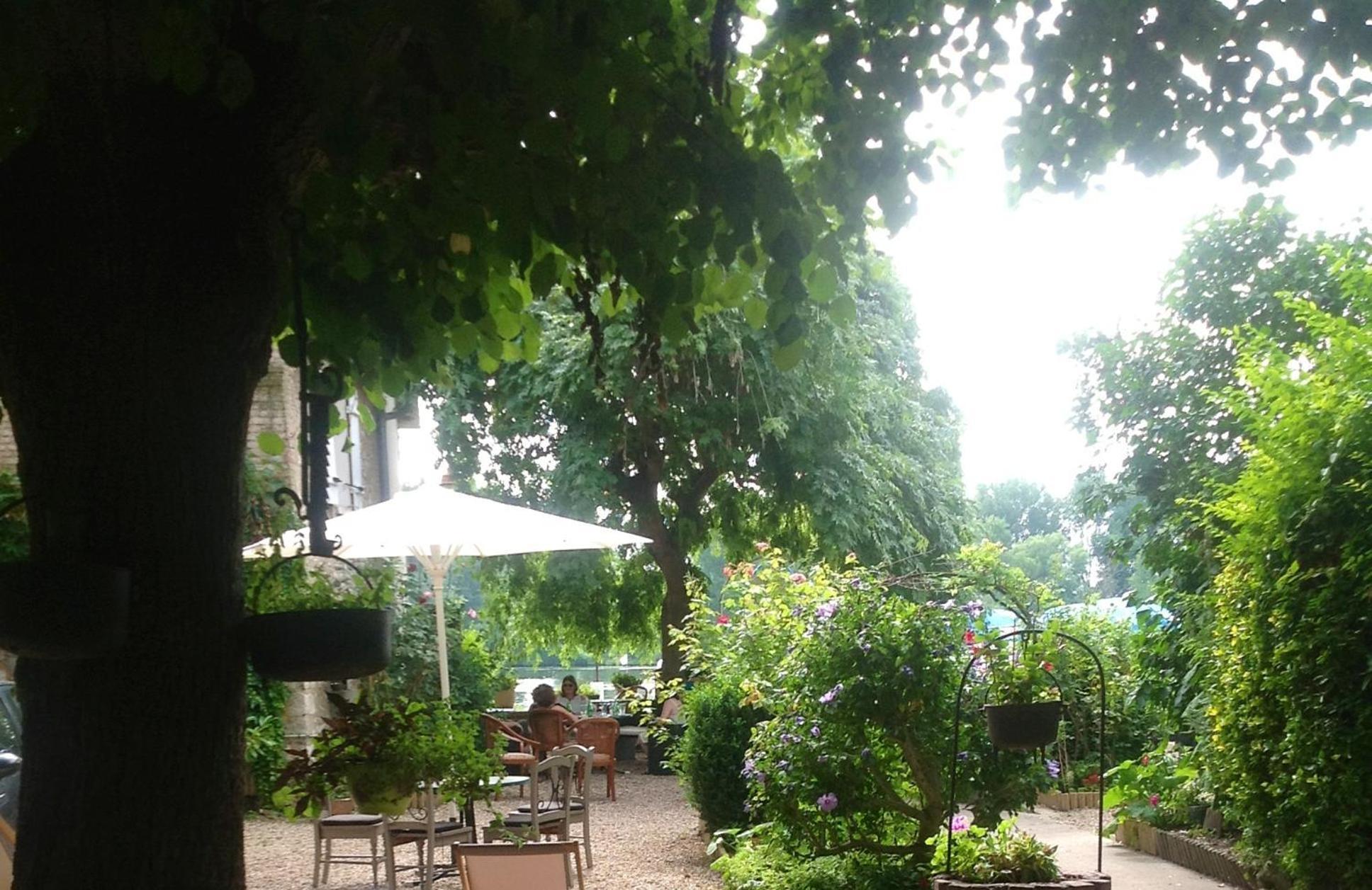 Chambres D'Hotes La Villa Alienor Les Andelys Exteriör bild