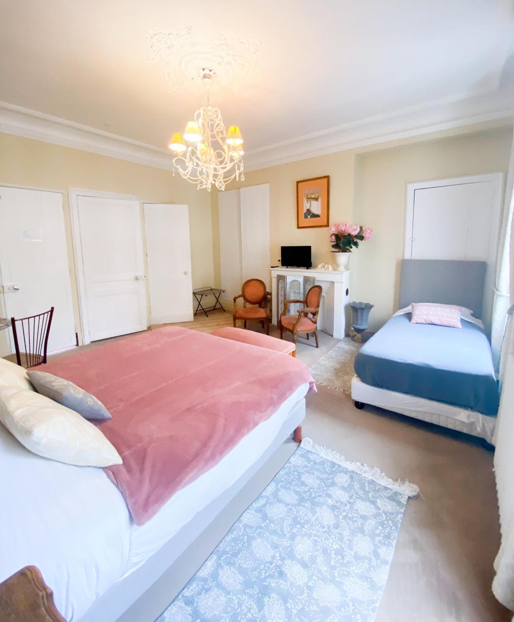 Chambres D'Hotes La Villa Alienor Les Andelys Exteriör bild