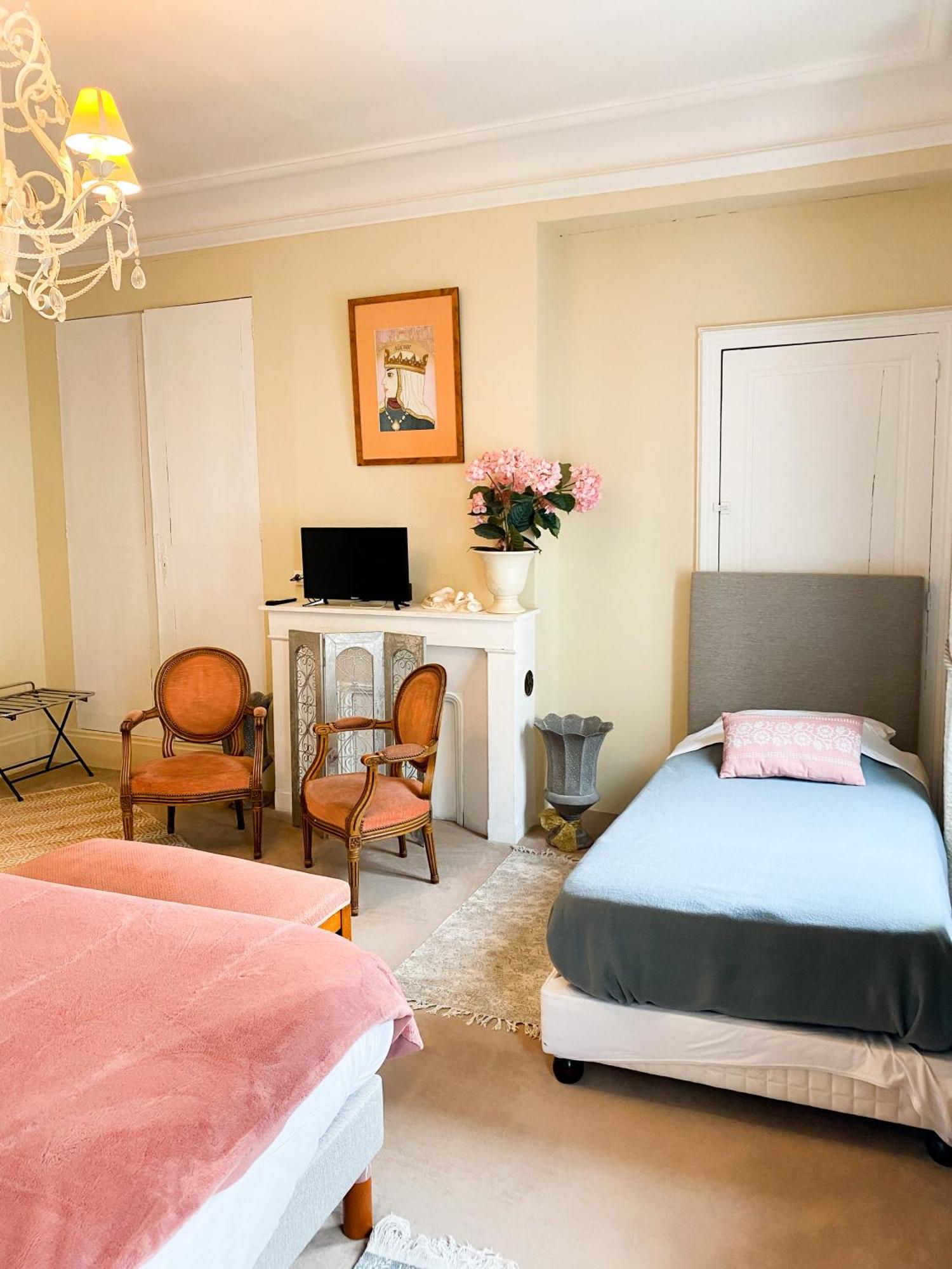 Chambres D'Hotes La Villa Alienor Les Andelys Exteriör bild
