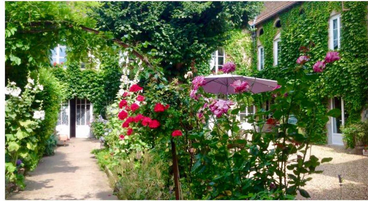 Chambres D'Hotes La Villa Alienor Les Andelys Exteriör bild